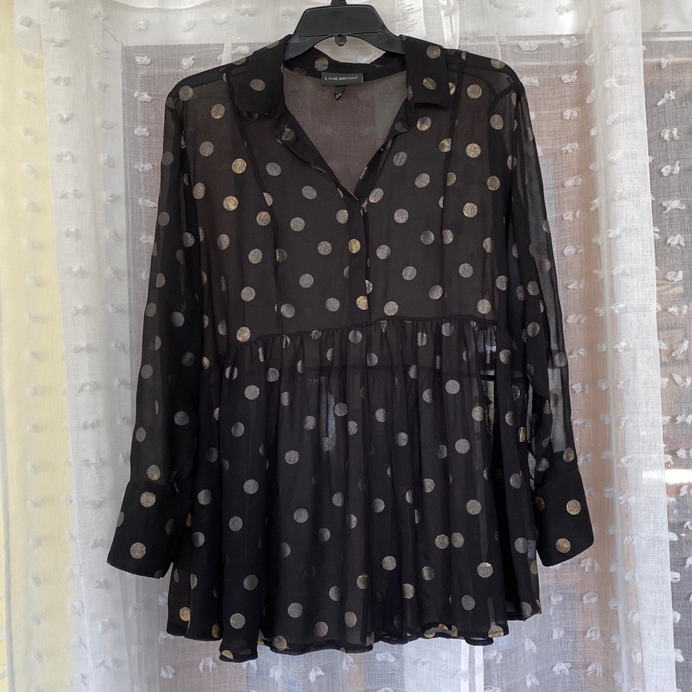 ♥️Gorgeous baby doll tunic with metallic polka dots♥️